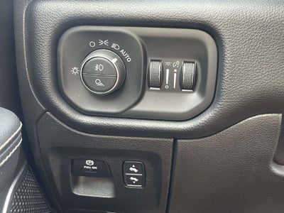 2021 RAM 1500 Laramie Crew Cab 4x2 5'7" Box