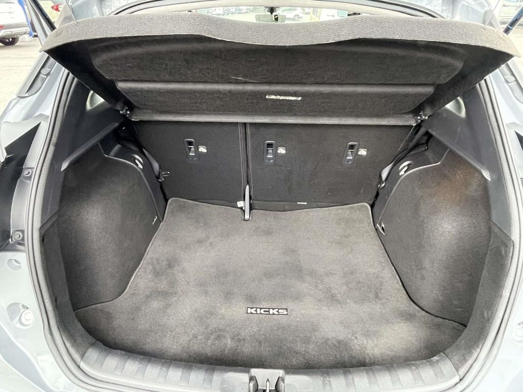 2023 Nissan Kicks SR