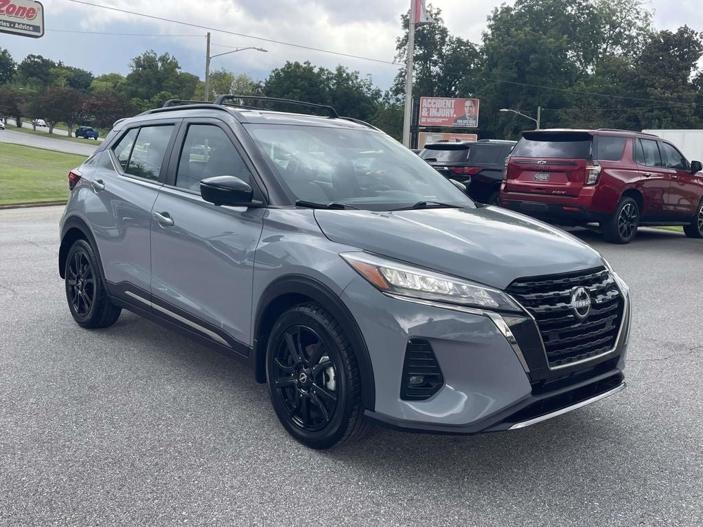2023 Nissan Kicks SR