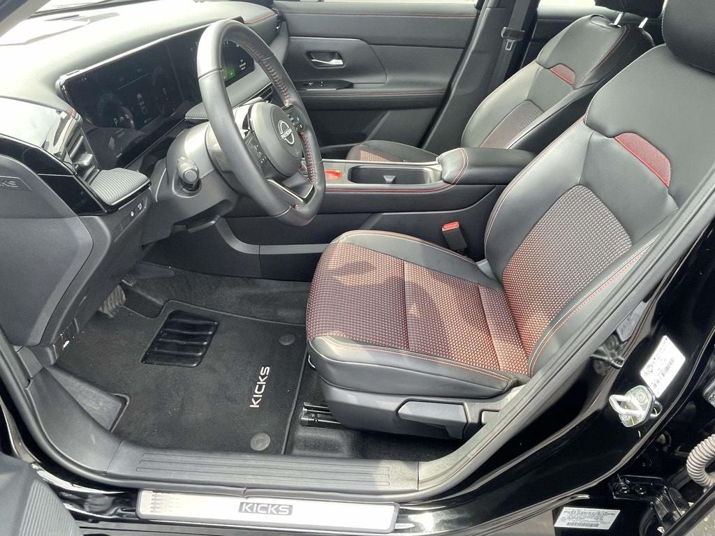 2025 Nissan Kicks SR