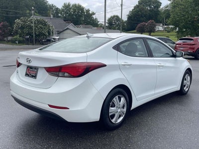 2016 Hyundai ELANTRA SE