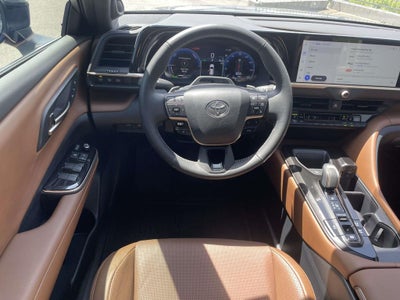 2025 Toyota Crown Signia Limited