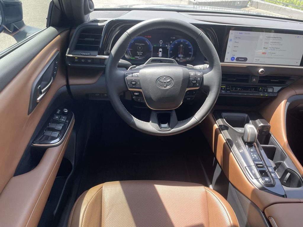 2025 Toyota Crown Signia Limited