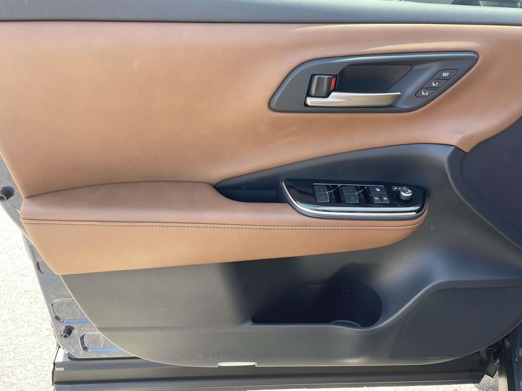 2025 Toyota Crown Signia Limited