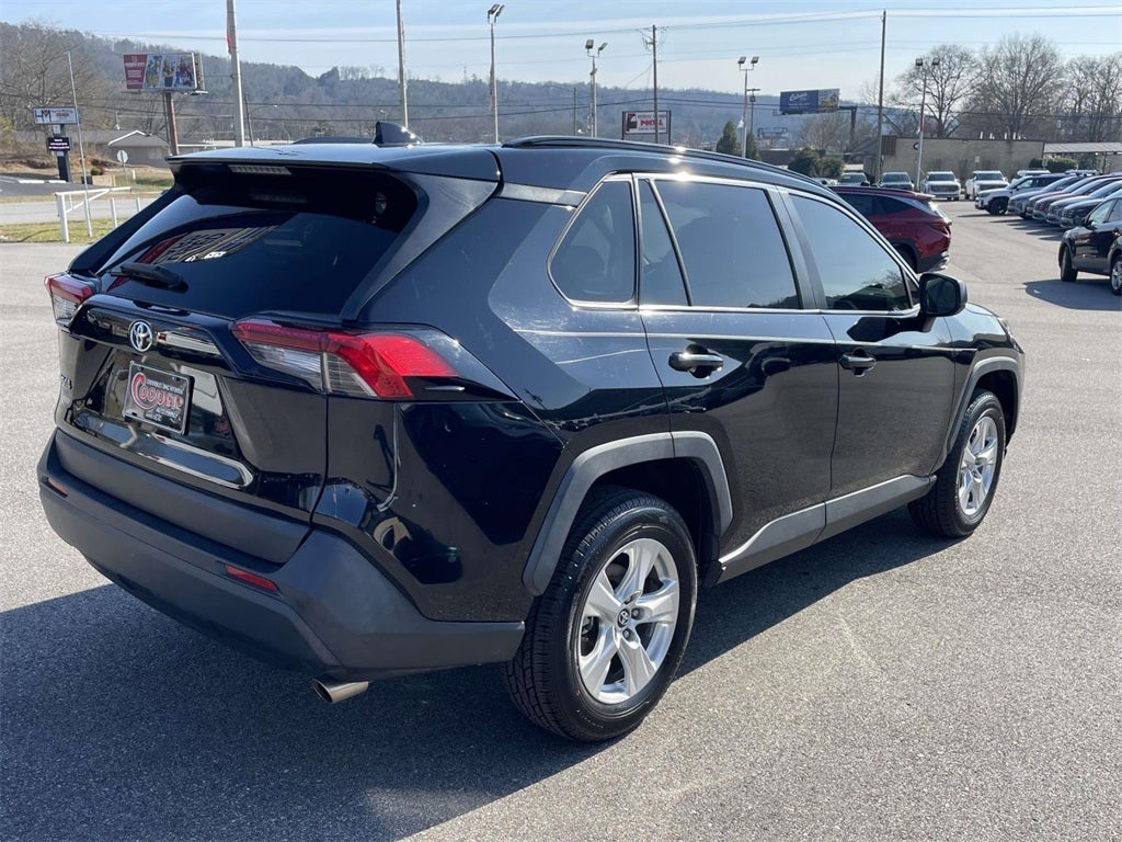 2020 Toyota RAV4 LE