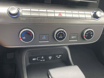 2027 Hyundai KONA SE FWD
