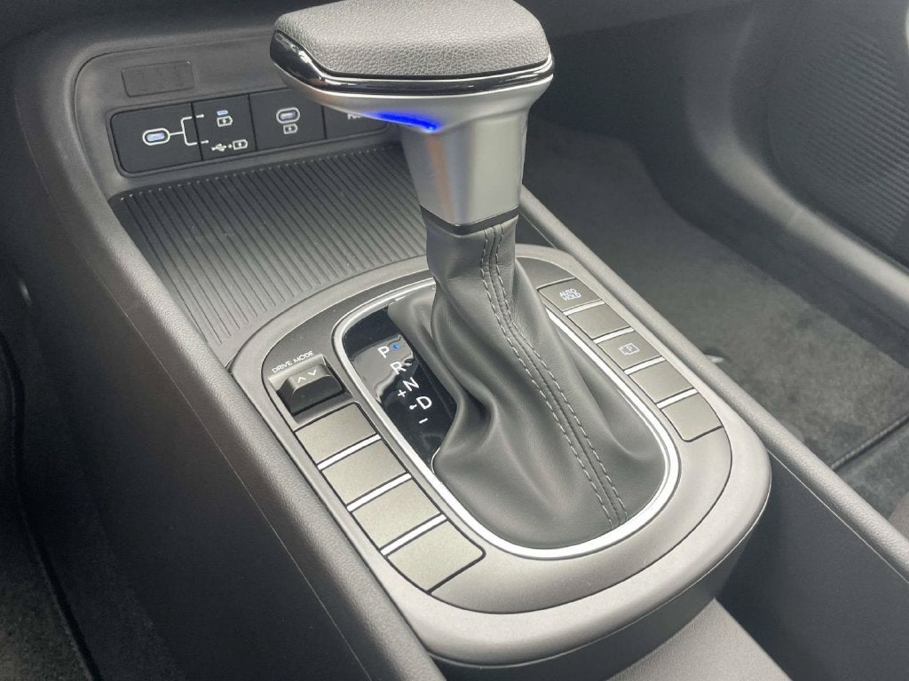 2027 Hyundai KONA SE FWD
