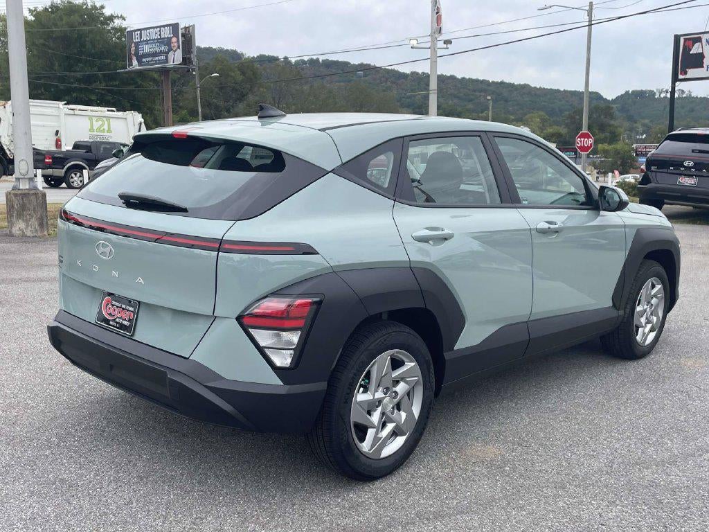 2027 Hyundai KONA SE FWD