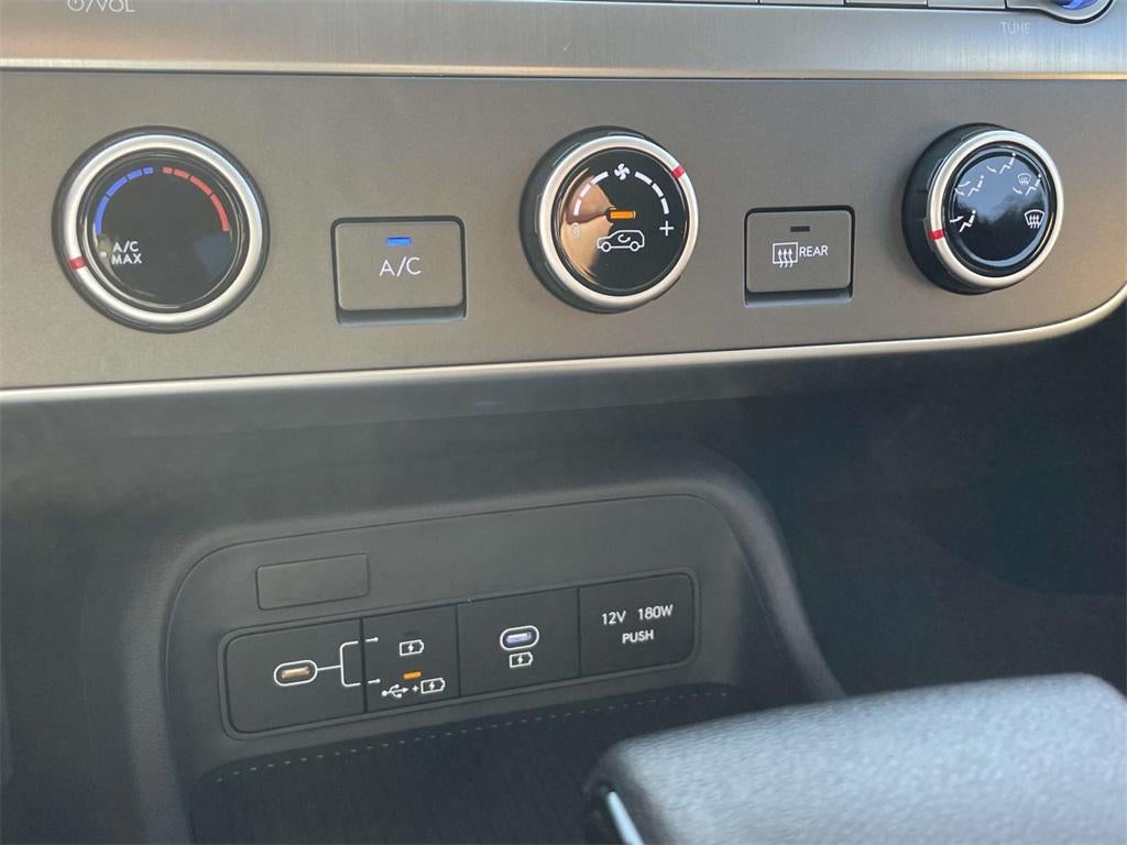 2026 Hyundai KONA SE FWD