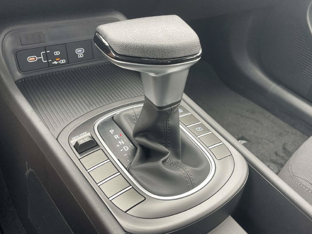 2027 Hyundai KONA SE FWD