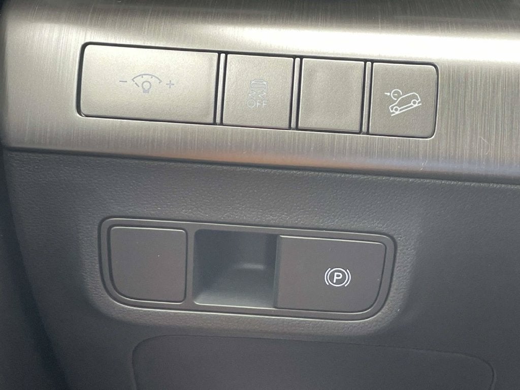 2027 Hyundai KONA SE FWD