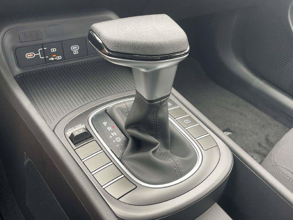 2027 Hyundai KONA SE FWD