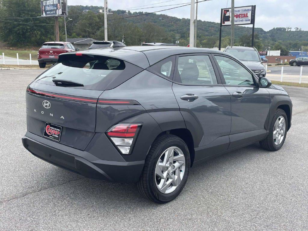2027 Hyundai KONA SE FWD
