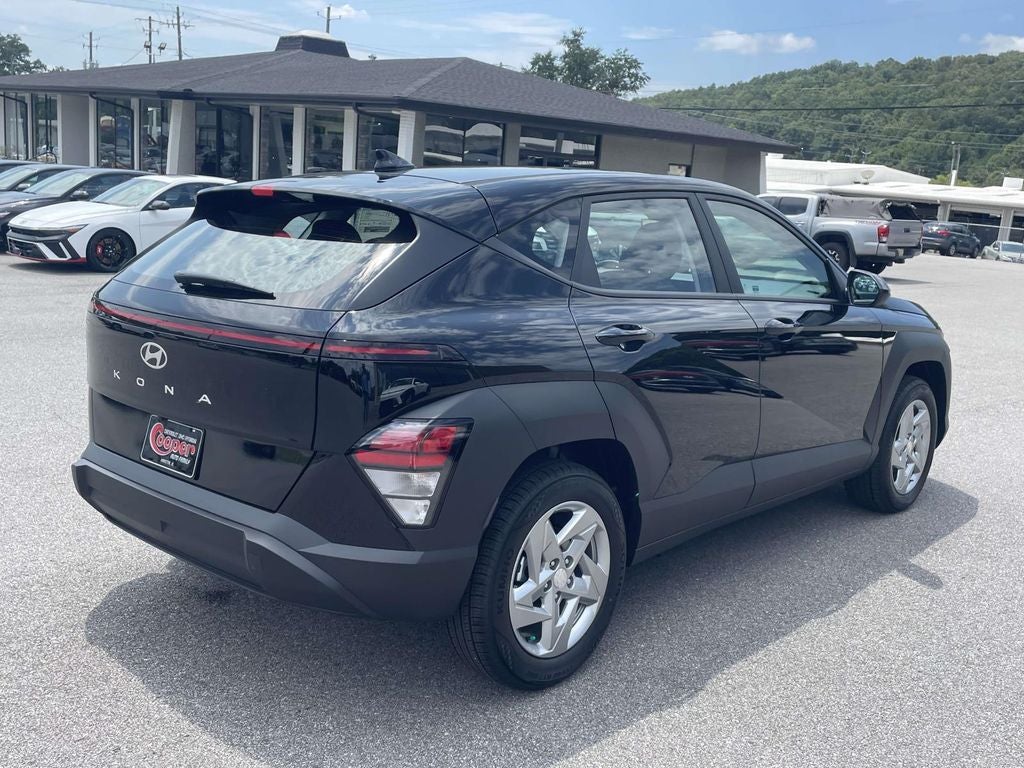 2027 Hyundai KONA SE FWD