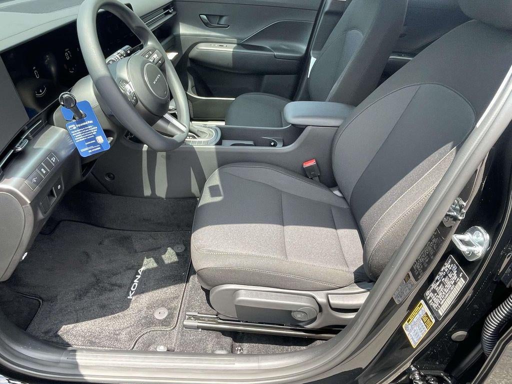 2027 Hyundai KONA SE FWD