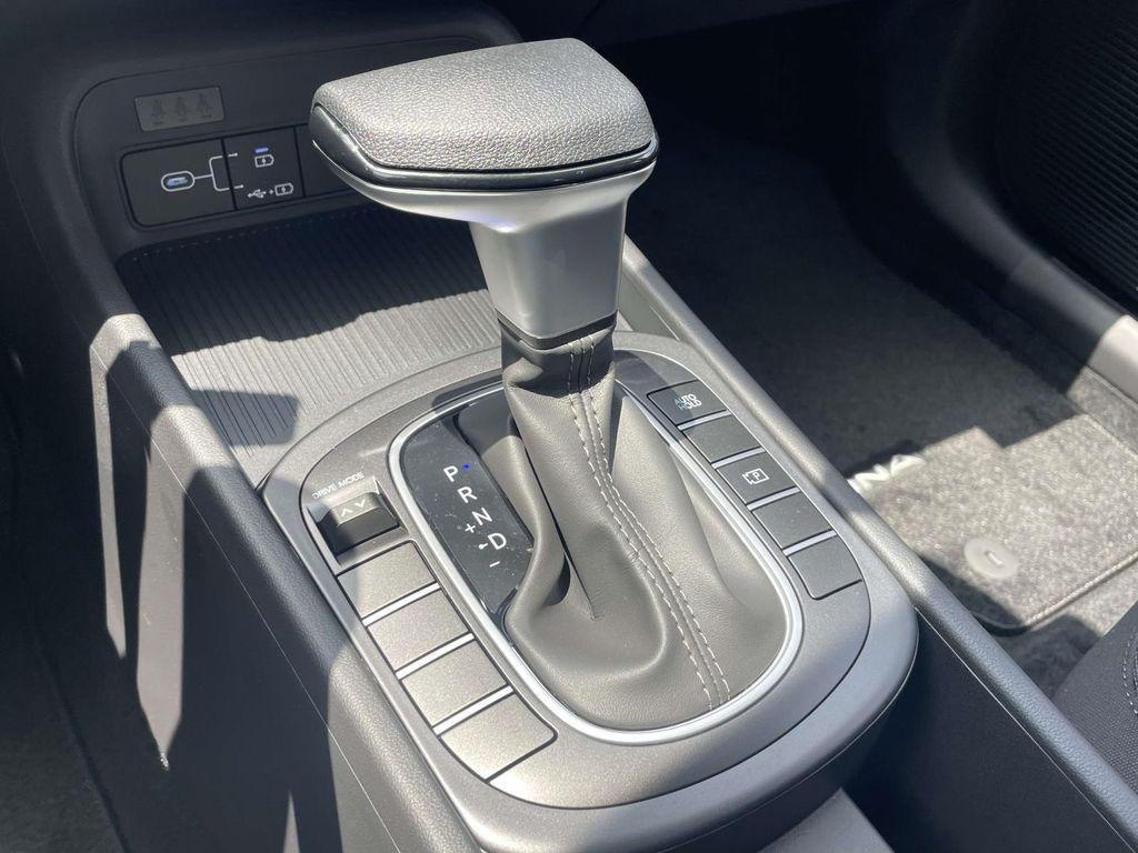 2027 Hyundai KONA SE FWD