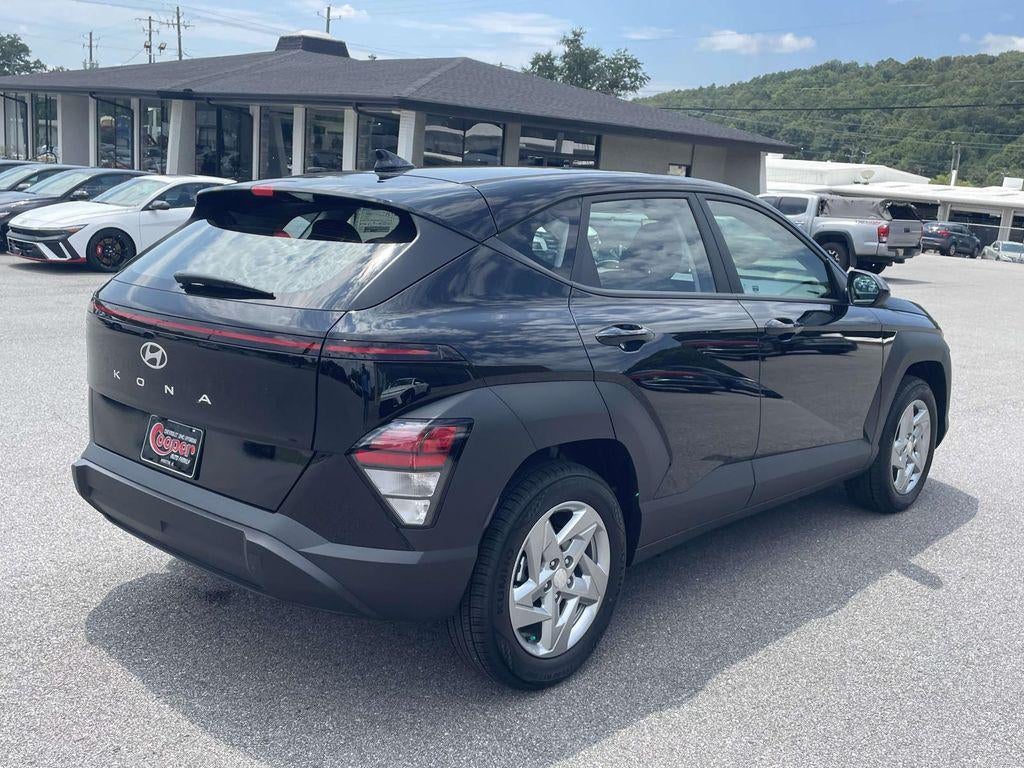 2027 Hyundai KONA SE FWD