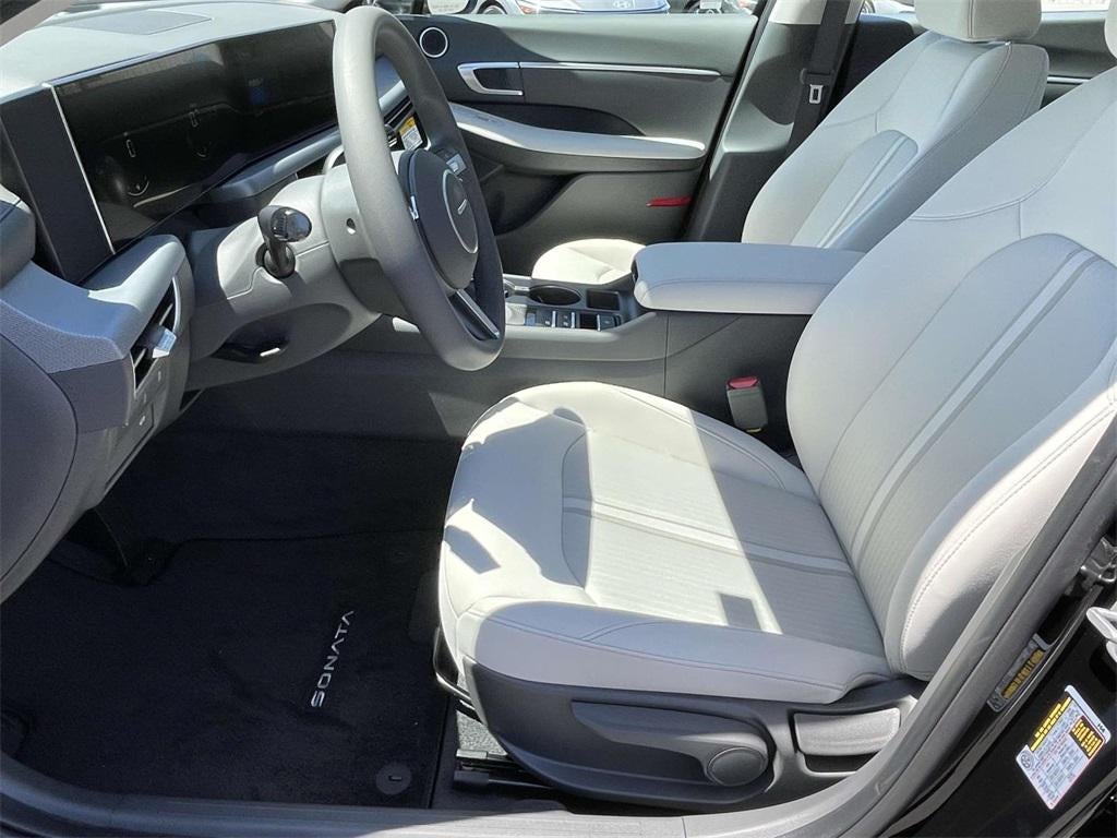2025 Hyundai SONATA SE