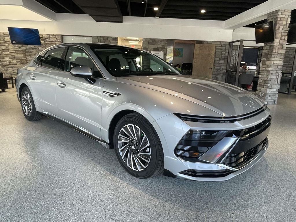 2026 Hyundai SONATA HYBRID SEL