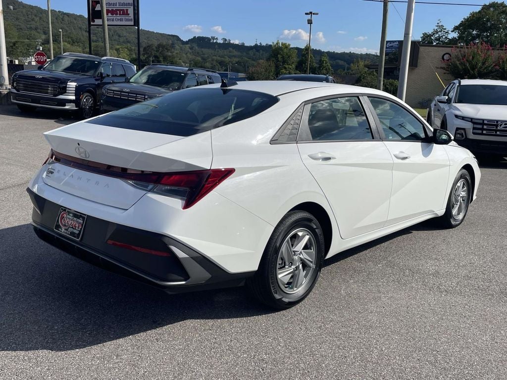 2026 Hyundai ELANTRA SE