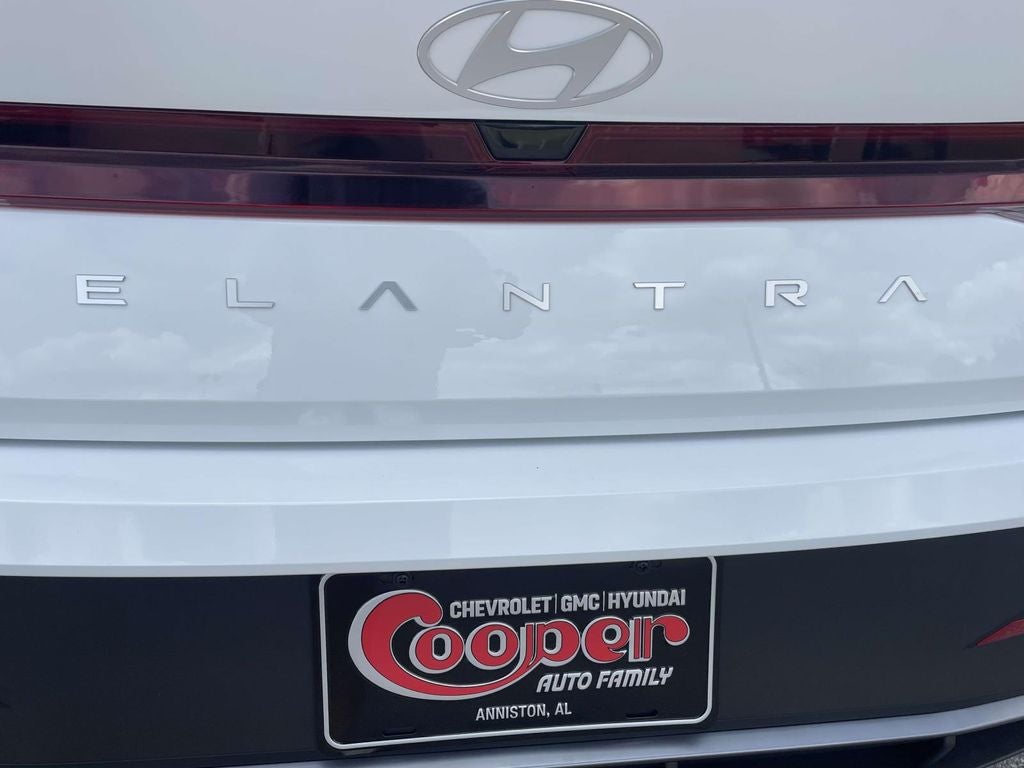2026 Hyundai ELANTRA SE