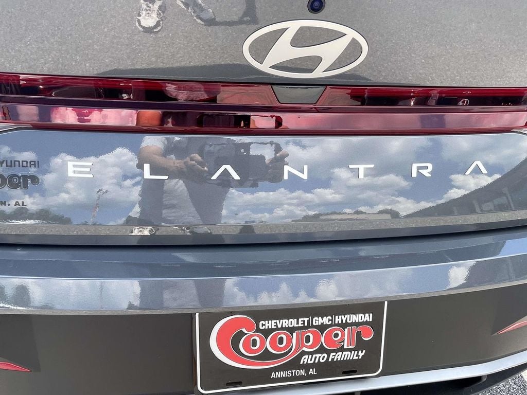 2026 Hyundai ELANTRA SE