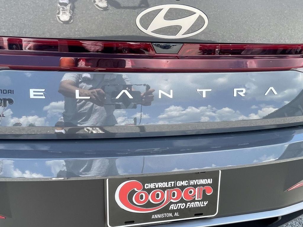 2026 Hyundai ELANTRA SE