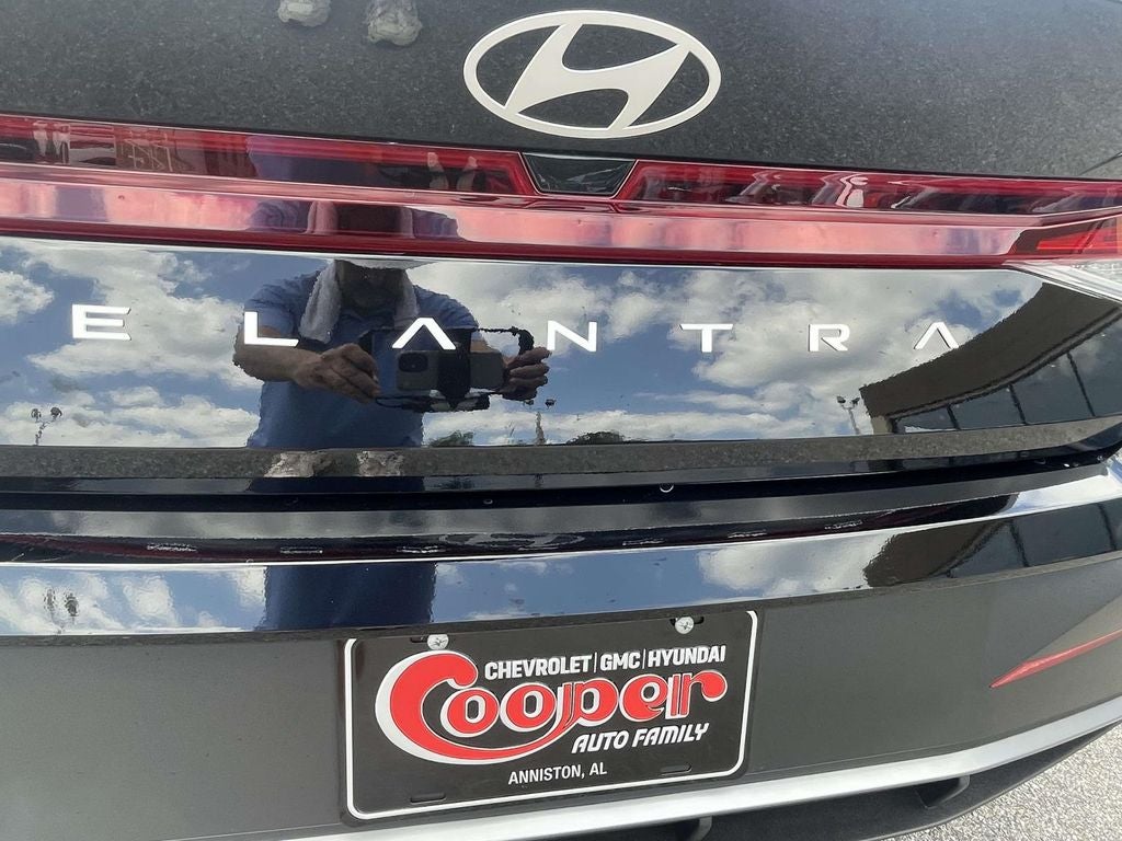 2026 Hyundai ELANTRA SE