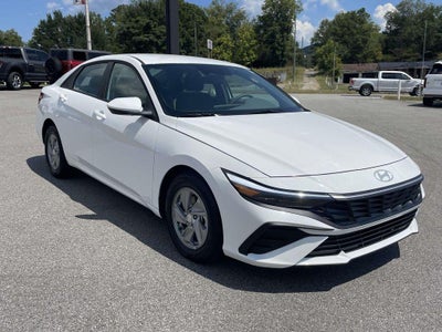 2026 Hyundai ELANTRA SE