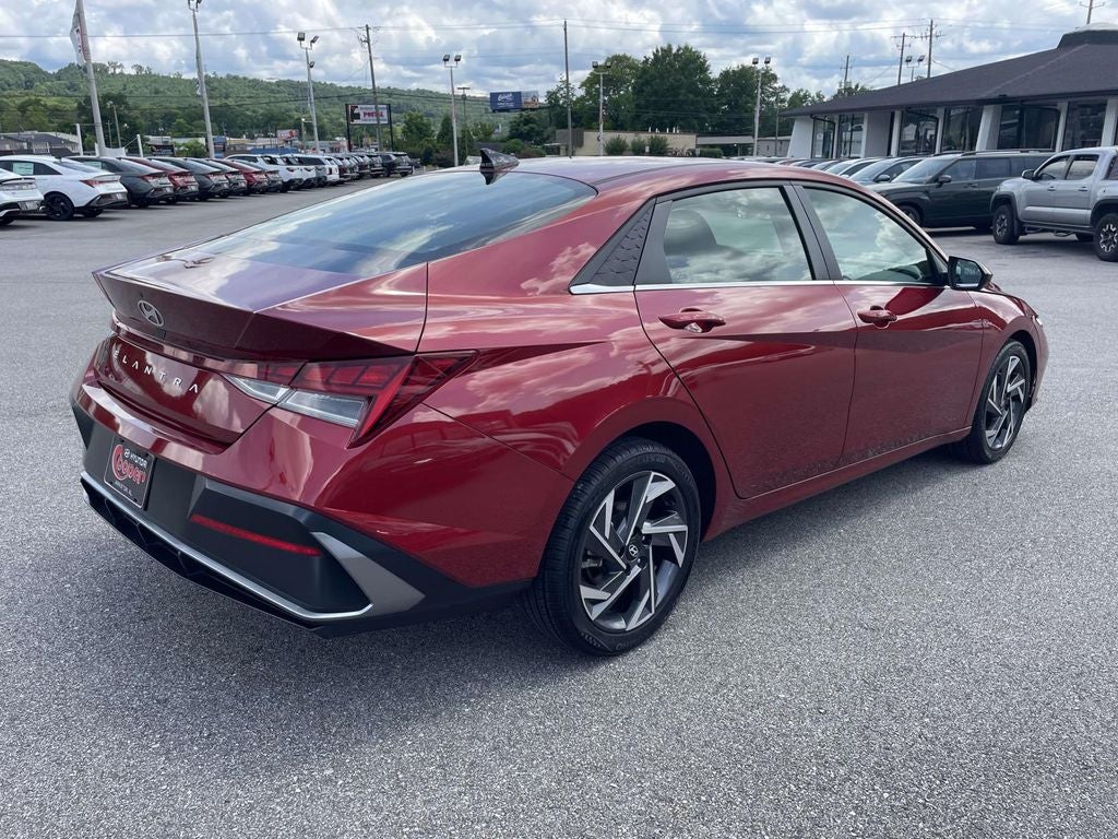 2024 Hyundai ELANTRA SEL
